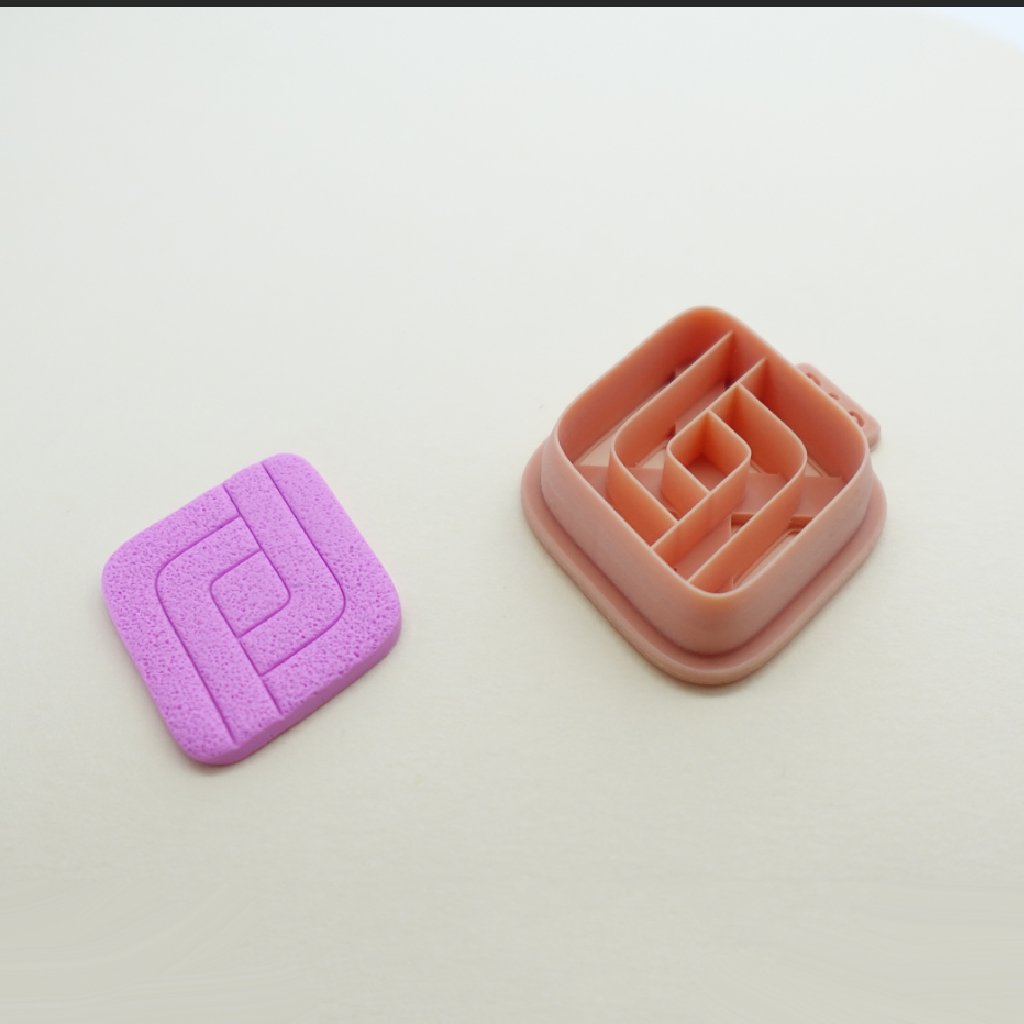 031 - Diamond Spiral Maze - Image 2